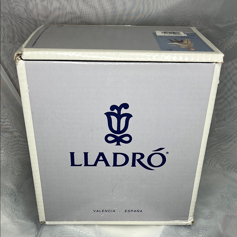Lladro Porcelain Figurine, Ballet Descanso 05496 - Picture 10 of 12